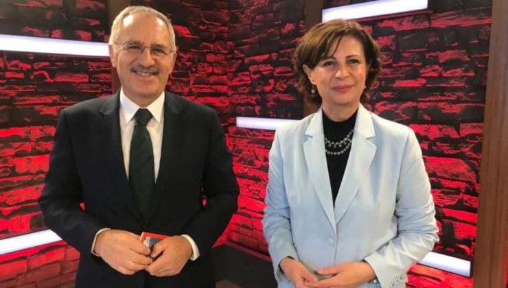 Sen hem belediyeye hem de bu şehre ablalık yapacaksın!