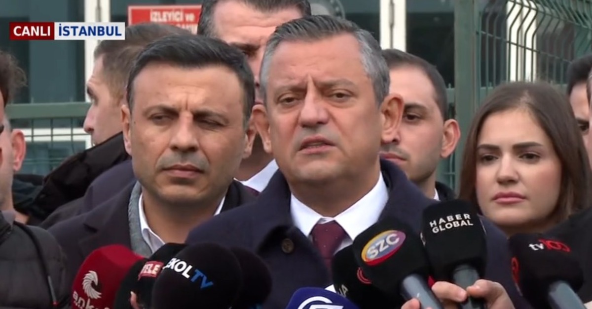 Özgür Özel, Ahmet Özer’i Silivri Cezaevi’nde ziyaret etti