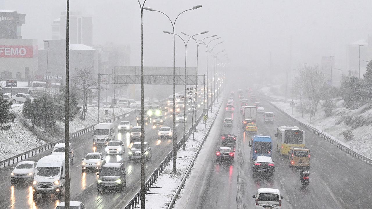 İstanbul’da kuvvetli rüzgar ve kar alarmı
