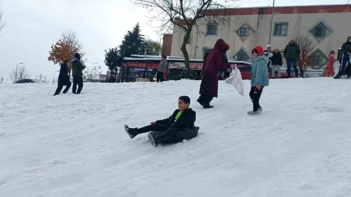 Son dakika: Bugün Düzce’de okullar tatil mi? 21 Şubat 2025 Düzce okul tatili için Valilik açıklama yaptı mı?
