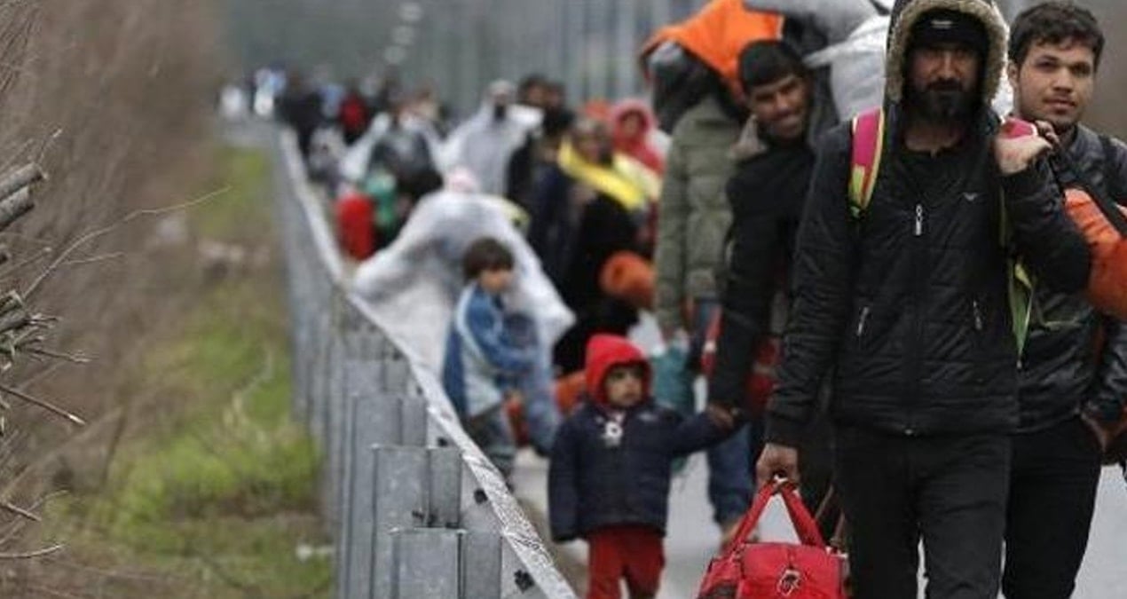 Almanya’da ‘kaçak göçmen’ krizi: CDU resti çekti